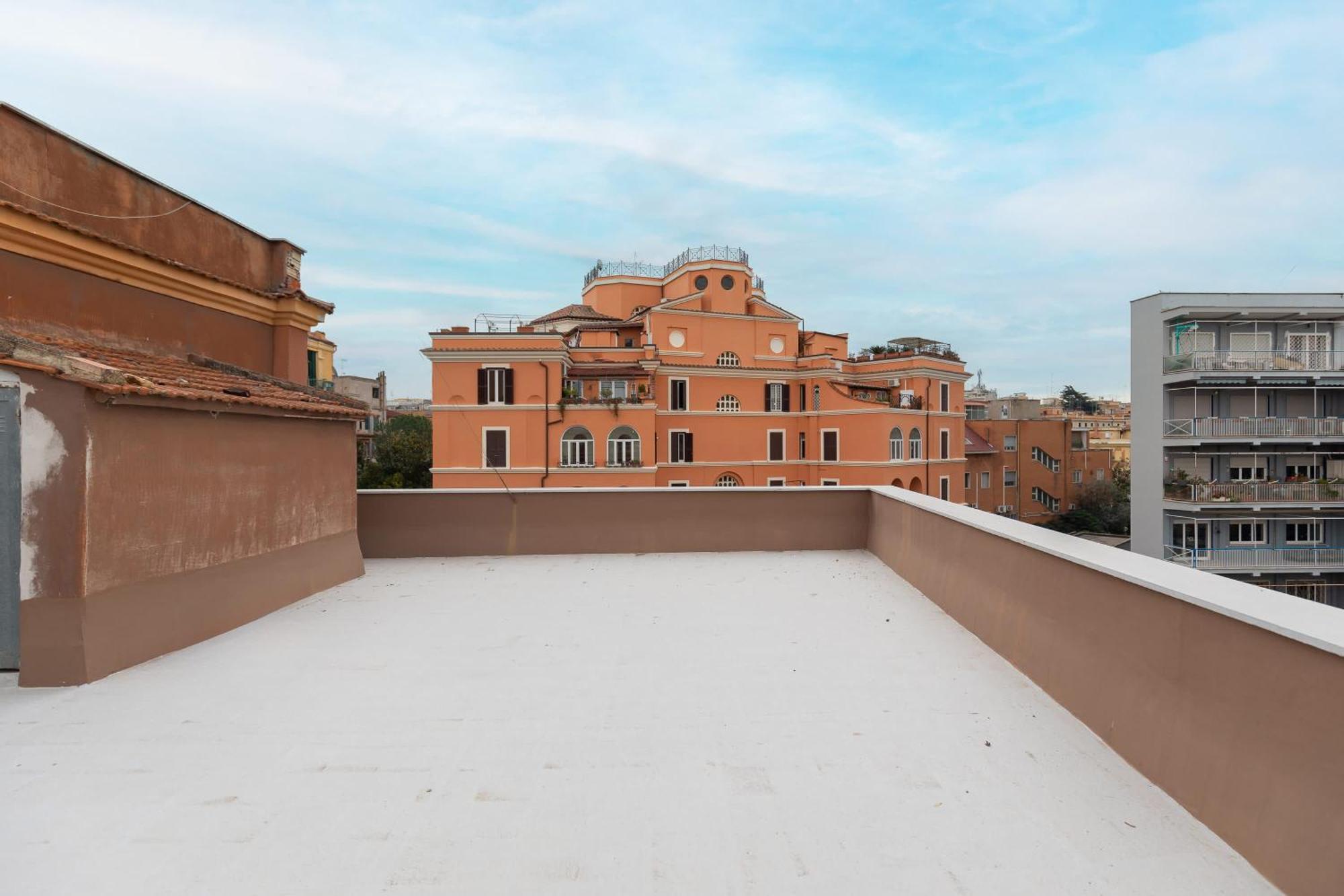 Apartment Colosseum Bright By Romeloft *