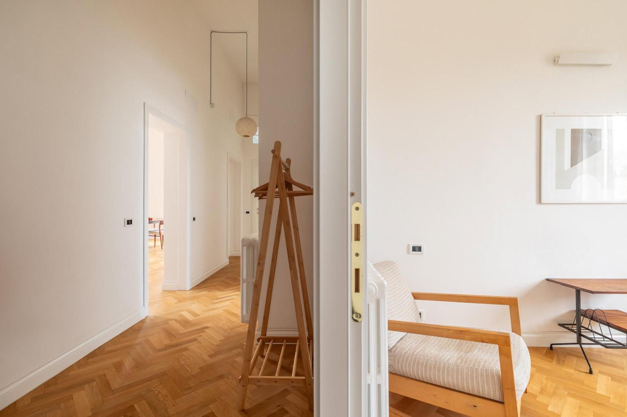 Apartment Colosseum Bright By Romeloft Rom