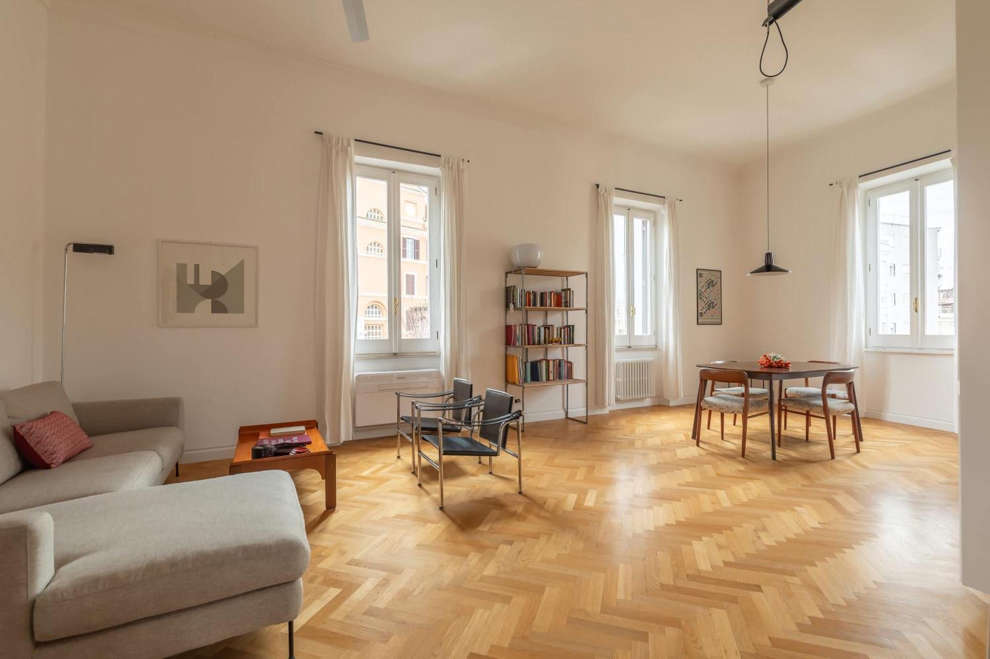 Colosseum Bright By Romeloft Apartment